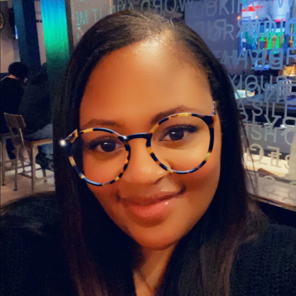 Meet your Posher, Denise